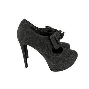 Gianni Bini Gray Stiletto Heels with Bow size 5.5
